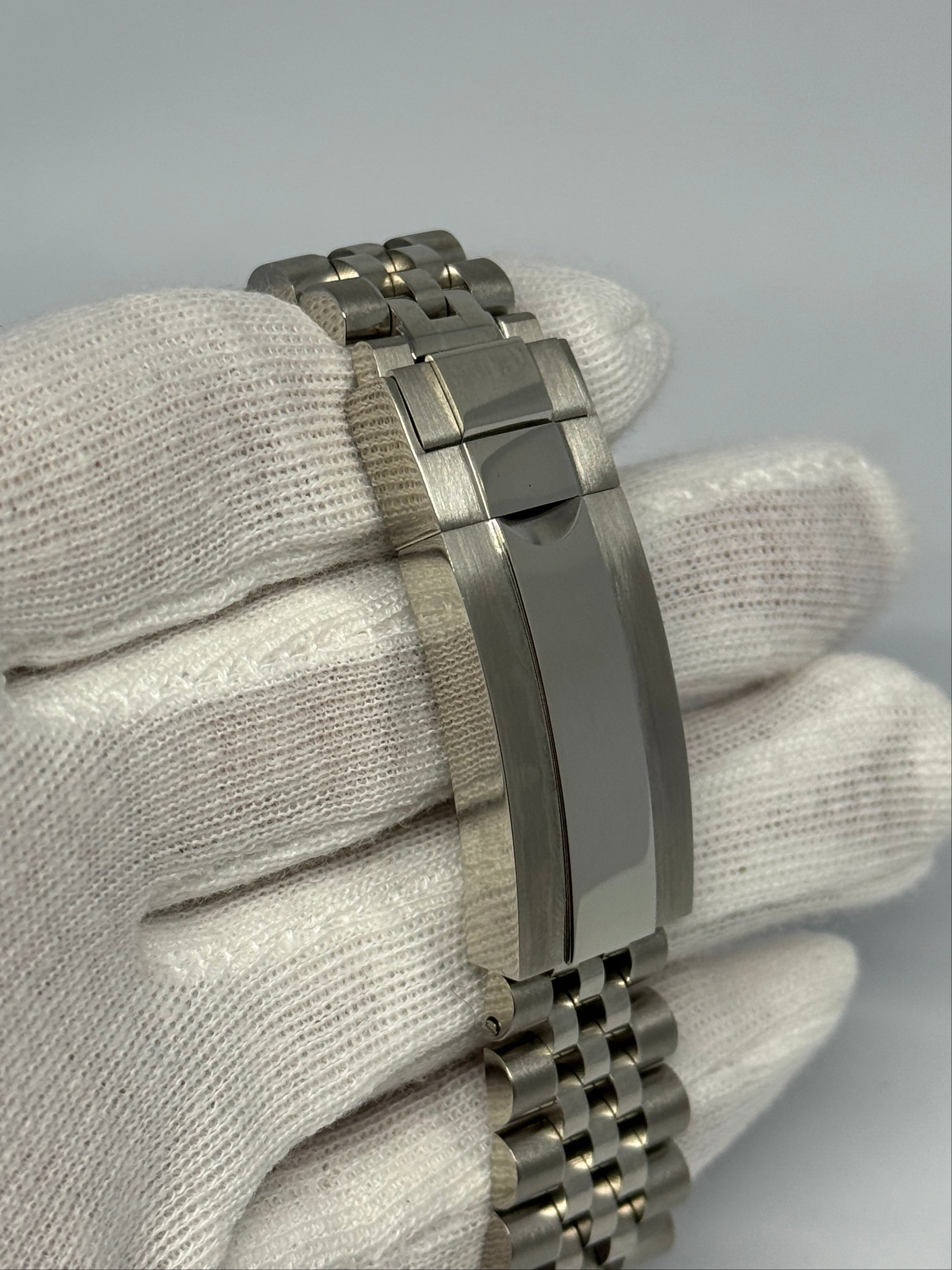 SharpJust Arabic Dial Blanche