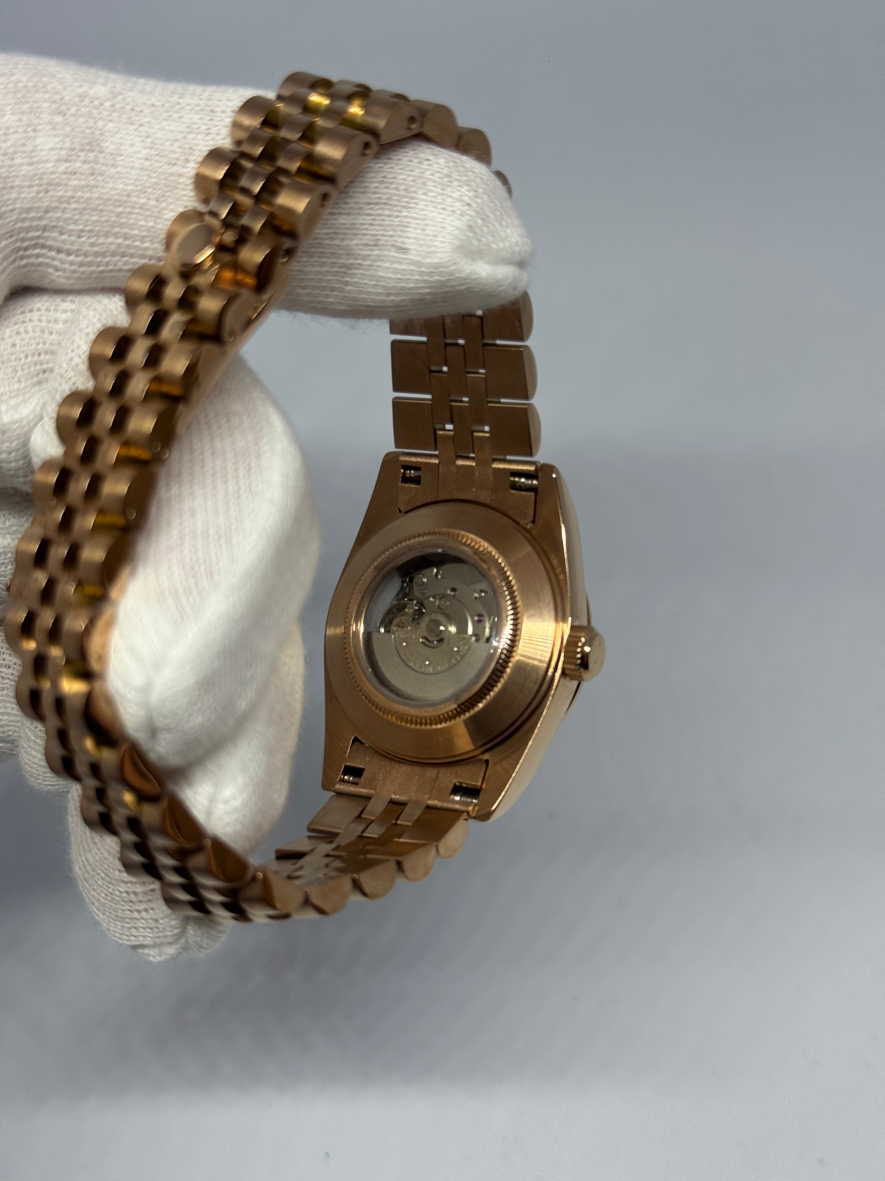 SharpJust Rose Nacré Ornée Diamants