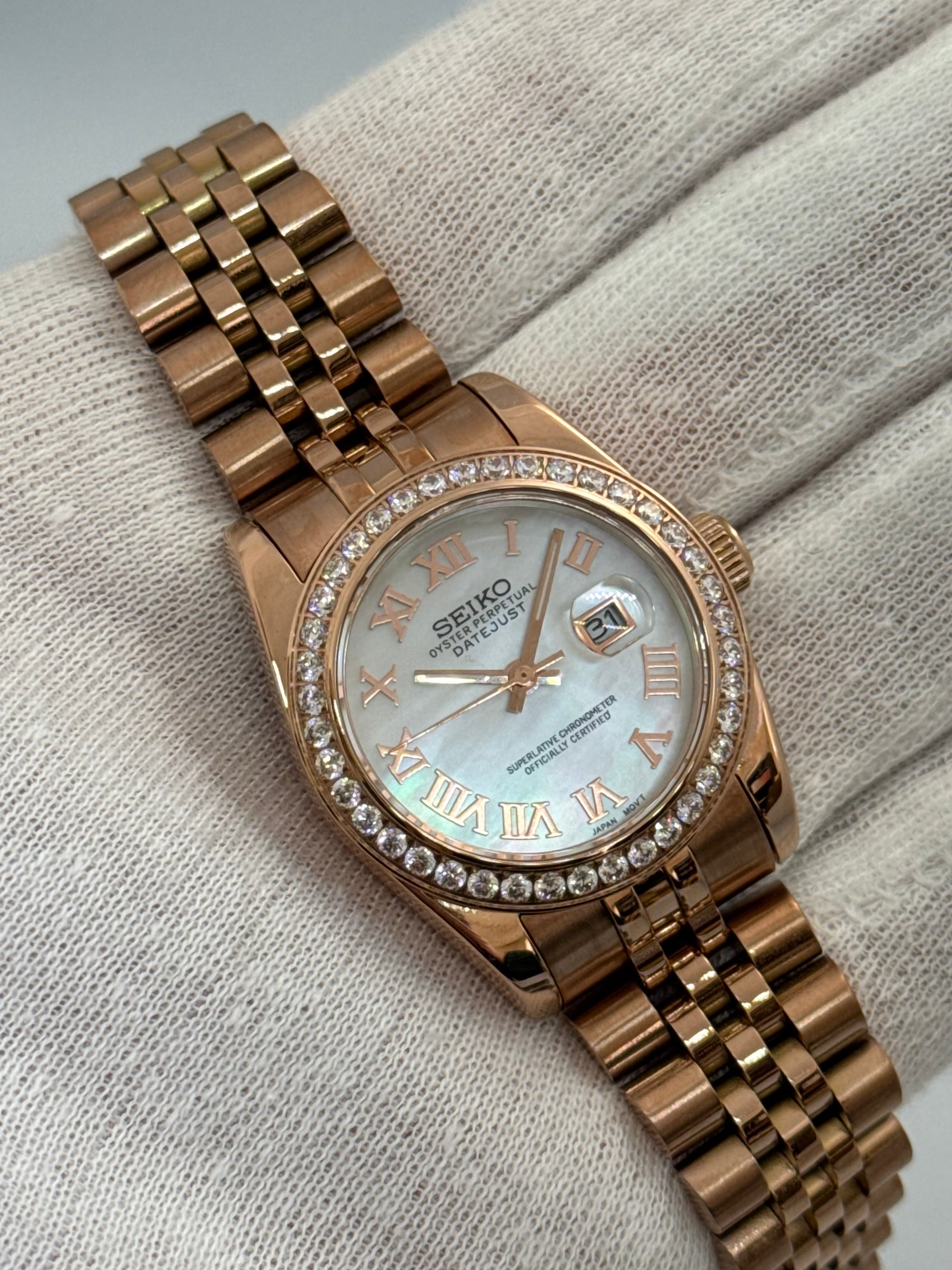 SharpJust Rose Nacré Ornée Diamants